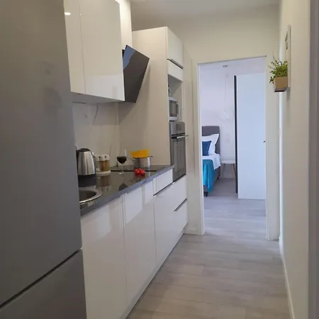 With Parking Space Duce - - 23509 Апартаменти