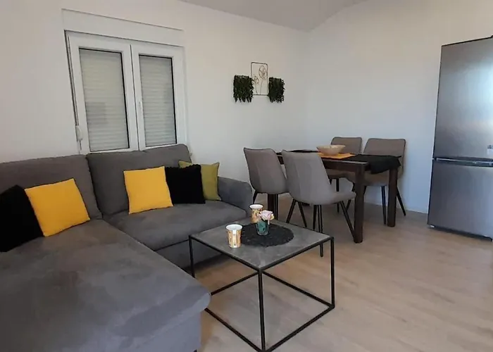 With Parking Space Duce, - 23509 * Omis