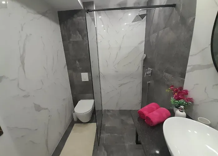 With Parking Space Duce, - 23509 * Omis