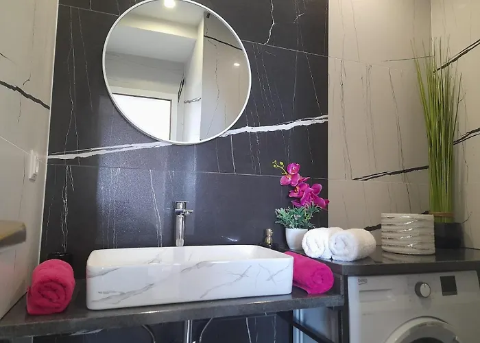 With Parking Space Duce, - 23509 Apartman