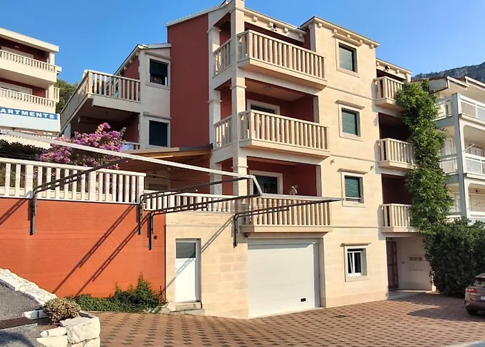 With Parking Space Duce, - 23509 *